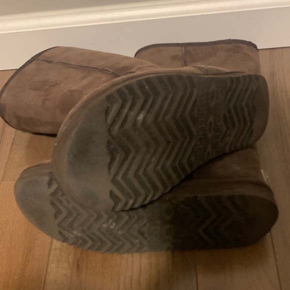 UGG Chocolate Suede Boots - Picture 3 of 4